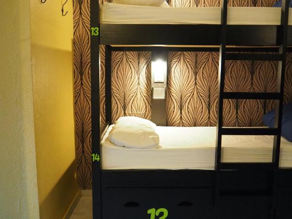 Oasis Backpackers' Palace Seville : photo 6 de la chambre lit dans dortoir mixte de 14 lits