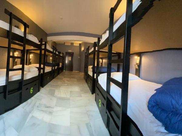 Oasis Backpackers' Palace Seville : photo 6 de la chambre lit dans dortoir mixte de 10 lits