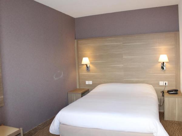 Hotel Des Tilleuls : photo 3 de la chambre chambre double avec baignoire