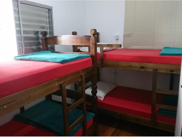 Hostel Calábria na Vila Madalena junto a alegria da Vila : photo 2 de la chambre lit dans dortoir mixte de 4 lits