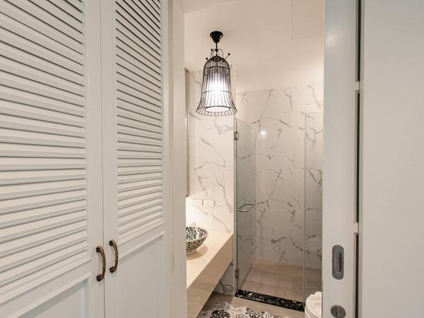 Siam Tharadol SHA Extra Plus : photo 5 de la chambre chambre lits jumeaux premier