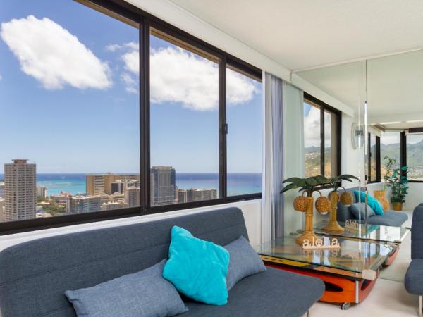 2 Bedroom Penthouse w/Ocean Views : photo 3 de la chambre penthouse
