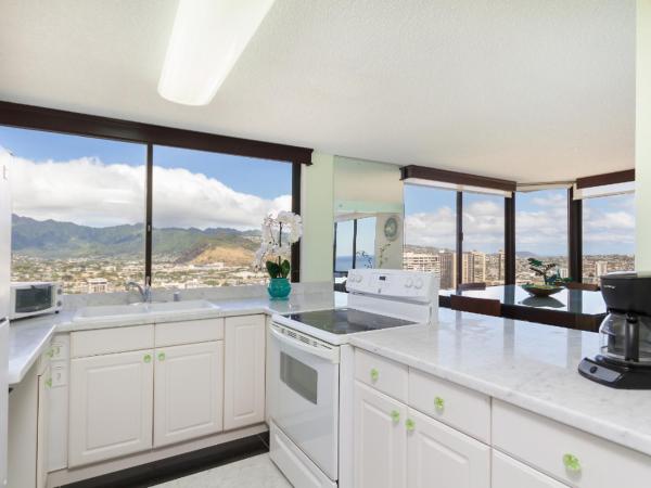 2 Bedroom Penthouse w/Ocean Views : photo 6 de la chambre penthouse