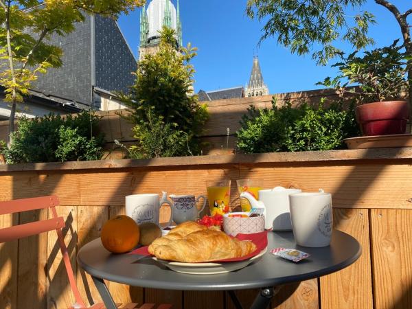 Hôtel De La Cathédrale : photo 3 de la chambre studio avec terrasse