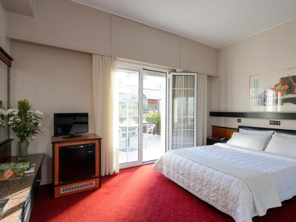 Victory Inn : photo 5 de la chambre chambre double avec terrasse