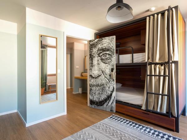 Selina Secret Garden Lisbon : photo 1 de la chambre lit dans dortoir mixte de 6 lits