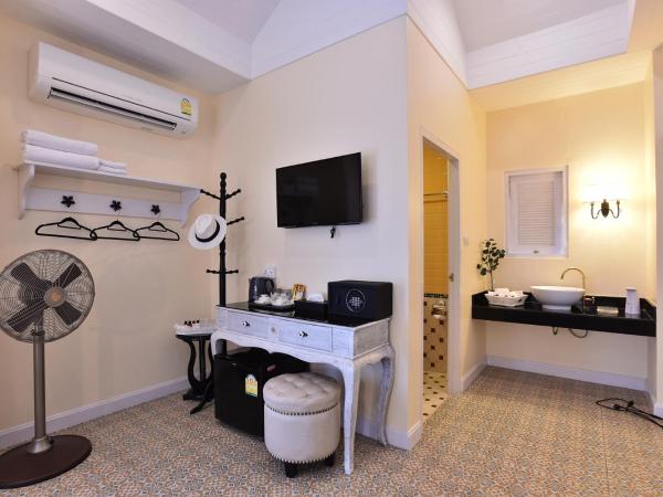 Noursabah Boutique Bed Bangkok : photo 8 de la chambre suite junior avec balcon