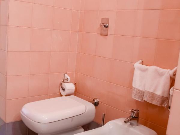 Stylish room in milano : photo 7 de la chambre chambre double avec salle de bains privative