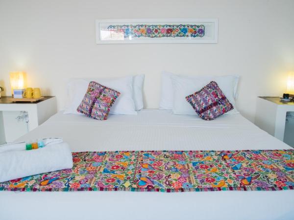 Tres Mentiras Boutique Hotel : photo 4 de la chambre chambre lit king-size avec balcon