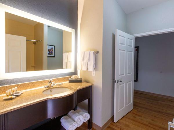 La Quinta by Wyndham Houston East at Normandy : photo 5 de la chambre suite 1 chambre lit king-size - non-fumeurs