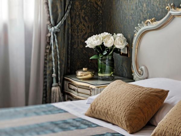 Antica Locanda al Gambero : photo 1 de la chambre chambre double - vue sur canal