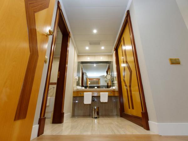 Oca Puerta del Camino Hotel : photo 3 de la chambre suite familiale (2 adultes + 2 enfants)