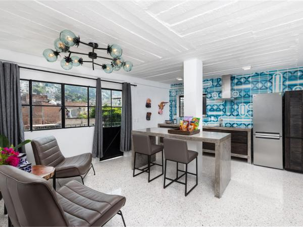 Cuale : photo 2 de la chambre appartement avec balcon