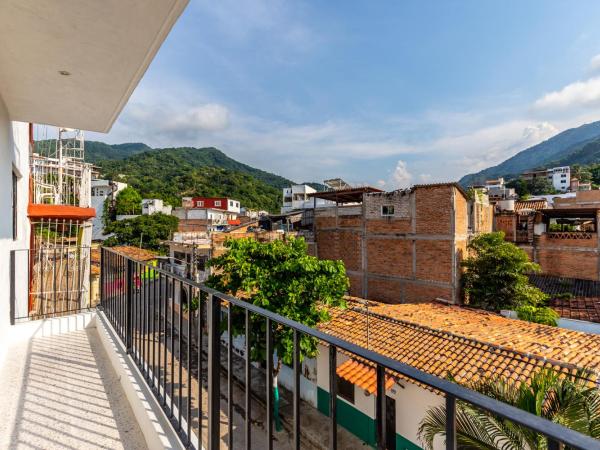 Cuale : photo 8 de la chambre appartement avec balcon