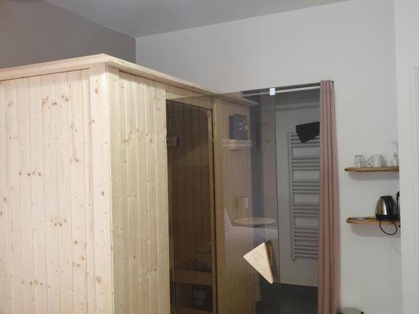 Chambres privées hyper-centre Epernay lit 160x200cm : photo 4 de la chambre chambre double deluxe