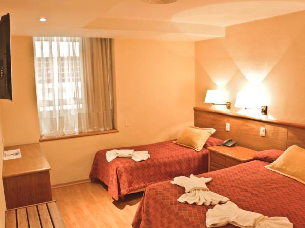 Hotel Felipe II : photo 1 de la chambre chambre triple (2 adultes & 1 enfant)