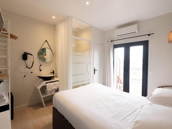 Hôtel de la Plage : photo 4 de la chambre chambre double avec terrasse