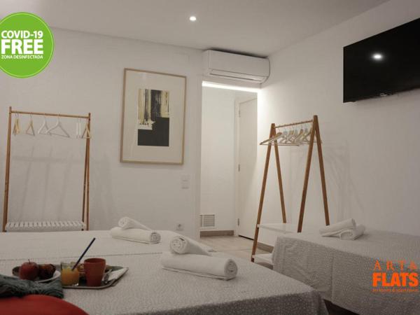 Art&Flats Hostel : photo 7 de la chambre chambre triple avec salle de bains privative