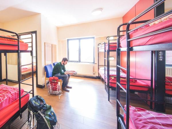 Belfast International Youth Hostel : photo 1 de la chambre lit dans dortoir pour hommes de 17 lits