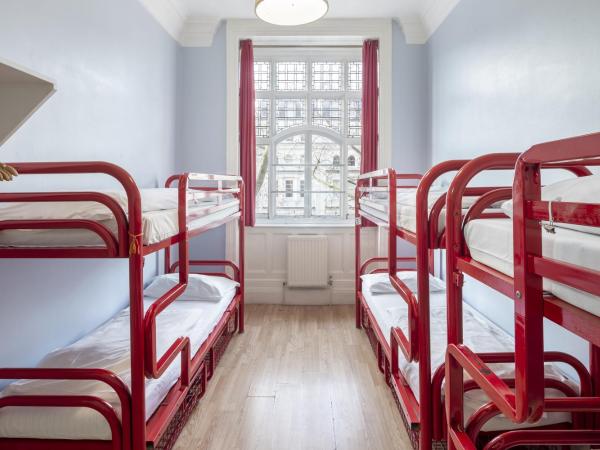 Astor Hyde Park Hostel : photo 2 de la chambre lit dans dortoir mixte de 6 lits avec salle de bains privative