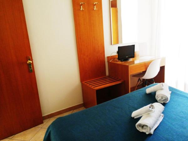 Hotel Zara Napoli : photo 2 de la chambre chambre simple avec salle de bains 