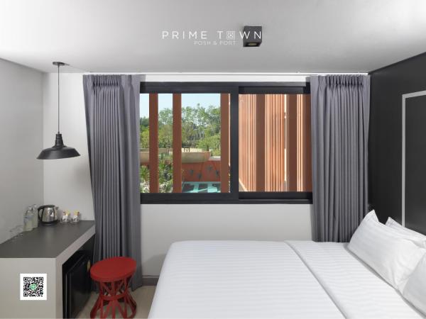 PRIME TOWN - Posh & Port Hotel PHUKET : photo 3 de la chambre hébergement lune de miel - vue sur piscine 