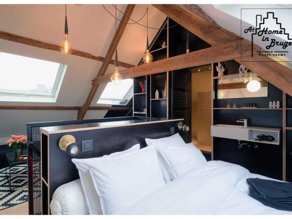 at Home in Bruges : photo 1 de la chambre studio lit queen-size de luxe