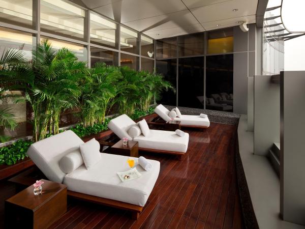 Altira Macau : photo 6 de la chambre altira - chambre lit king-size - vue sur front de mer