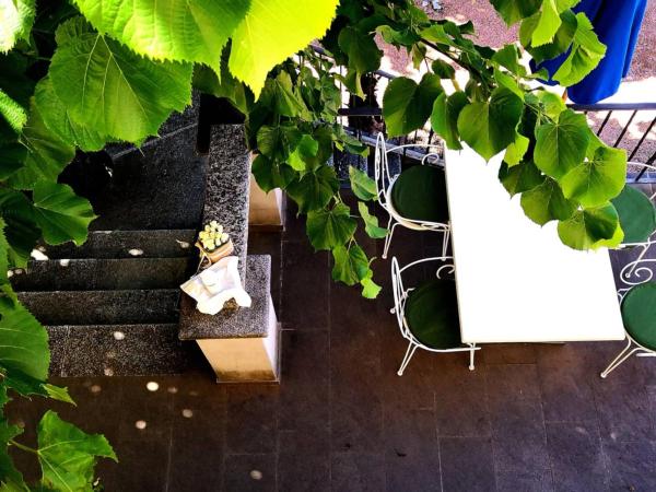 Salotto Brè - Bed & Breakfast charming rooms : photo 1 de la chambre chambre double avec salle de bains privative