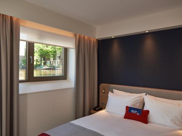 Holiday Inn Express Amsterdam - City Hall, an IHG Hotel : photo 3 de la chambre chambre double - vue sur canal