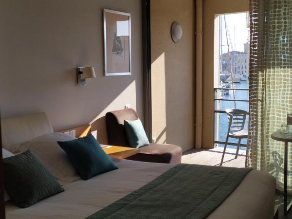 Best Western Premier Hôtel du Vieux-Port : photo 3 de la chambre chambre lit queen-size - vue sur mer