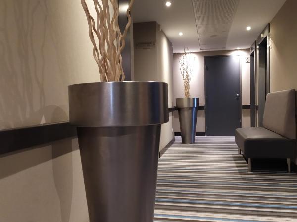 Best Western Premier Hôtel du Vieux-Port : photo 4 de la chambre chambre supérieure lit queen-size