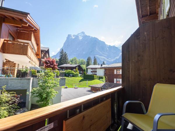 Hotel Lauberhorn - Home for Outdoor Activities : photo 4 de la chambre chambre double lifestyle avec balcon