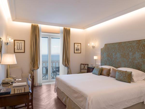 Grand Hotel Excelsior Vittoria : photo 3 de la chambre chambre double deluxe - vue sur mer