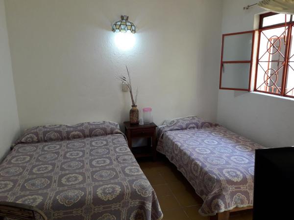 Hotel Ana Liz : photo 1 de la chambre chambre triple