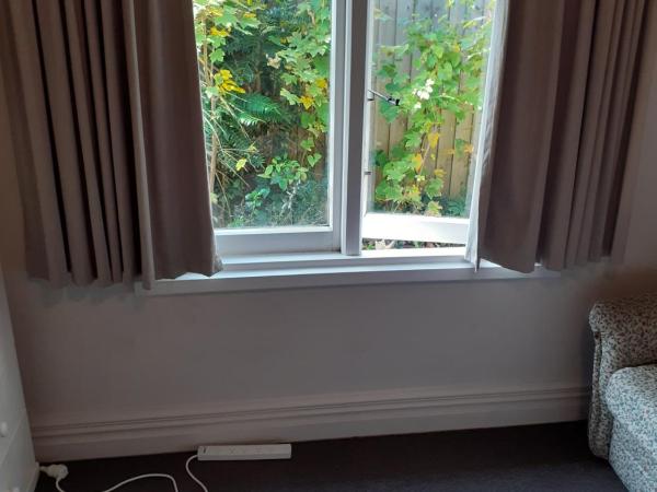 Intrepid Bed & Breakfast : photo 4 de la chambre chambre familiale avec salle de bains