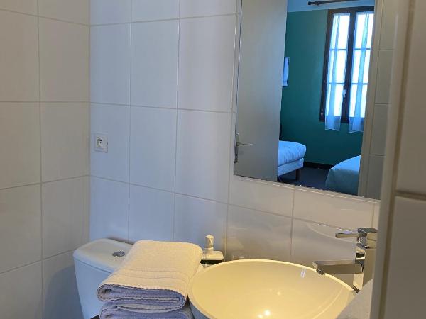 Hotel Colbert : photo 2 de la chambre chambre triple confort