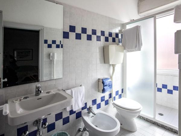 Hotel Fra I Pini : photo 9 de la chambre chambre double ou lits jumeaux confort