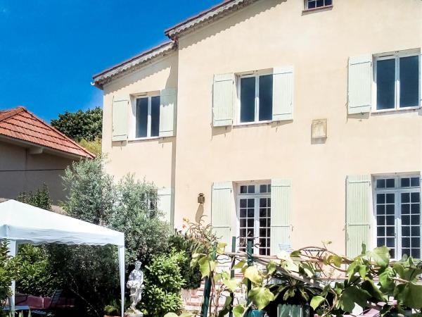 Hote-Aix-Centre-garage-piscine : photo 3 de la chambre chambre double ou lits jumeaux