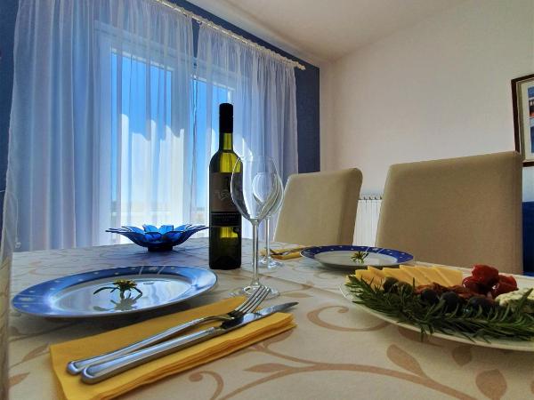 F• R• I• E• N• D• S• : photo 5 de la chambre appartement 1 chambre