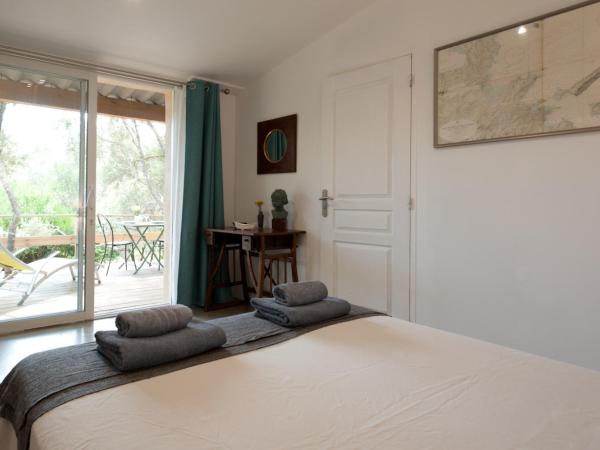 Maison Tavolara : photo 2 de la chambre chambre double avec patio