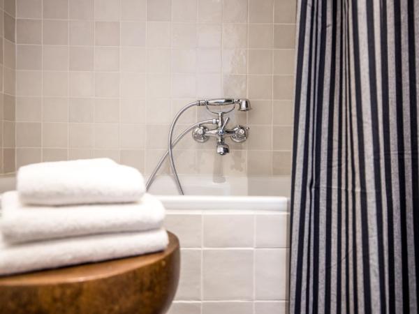 Hôtel Le Sud : photo 3 de la chambre chambre double ou lits jumeaux confort