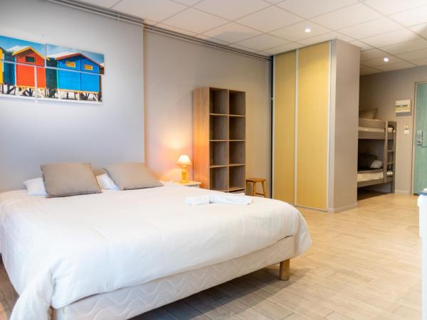 The Originals Boutique, Hôtel Neptune, Berck-sur-Mer : photo 5 de la chambre studio (4 adultes)