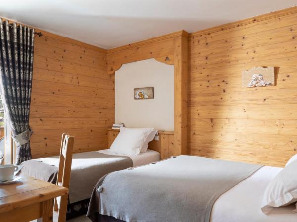 Logis La Croix-Saint-Maurice : photo 5 de la chambre chambre triple avec balcon - vue sur montagnes