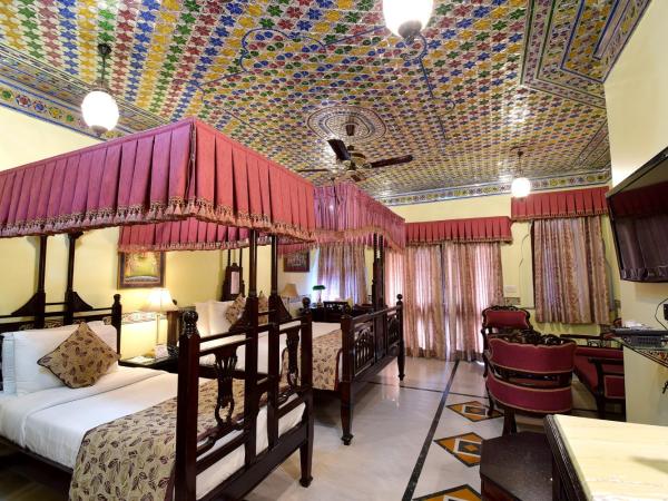 Umaid Bhawan - A Heritage Style Boutique Hotel : photo 2 de la chambre royal suite family free pick up on arrival only from train or bus station