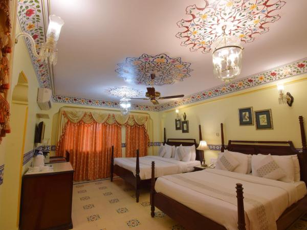 Umaid Bhawan - A Heritage Style Boutique Hotel : photo 4 de la chambre royal suite family free pick up on arrival only from train or bus station