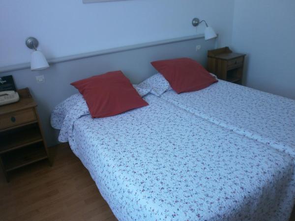 Hôtel Le Clos des Pins : photo 5 de la chambre chambre double