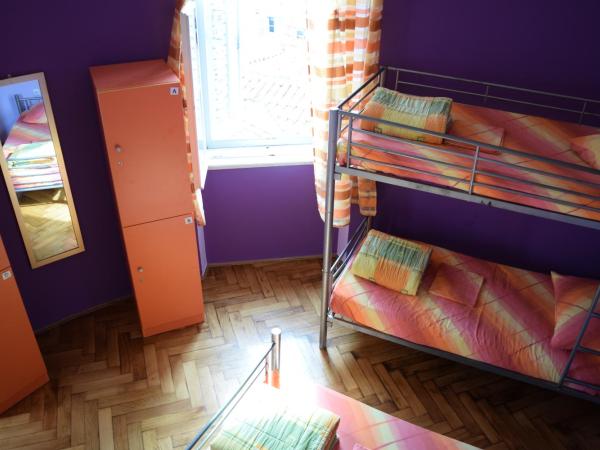 Old Town Hostel Split : photo 1 de la chambre lit dans dortoir mixte de 6 lits