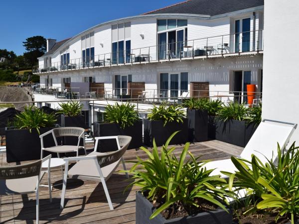 Les Sables Blancs : photo 9 de la chambre suite glénan - vue sur mer