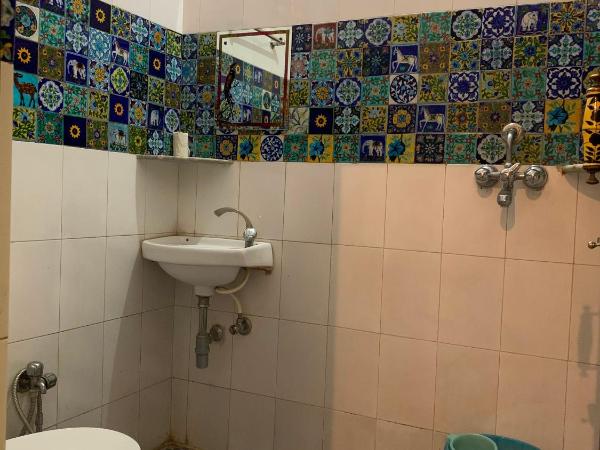 Vinayak Guest House : photo 2 de la chambre chambre standard avec ventilateur